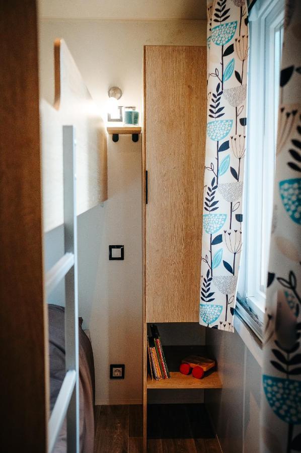 Mobil Home Xxl2 4 Chambres - Camping Chateau La Foret Saint-Julien-des-Landes ภายนอก รูปภาพ